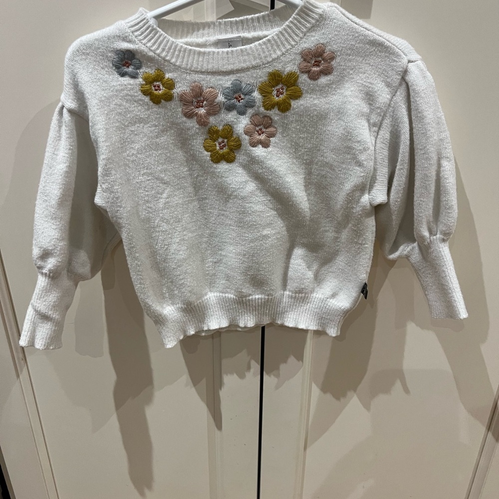 Modern moments 2t Floral Embroidered White Sweater 50% viscose